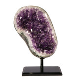 Amethist cluster op standaard 15 x 9,5 x 4,5 cm | 1650 gram Amethist cluster op standaard 15 x 9,5 x 4,5 cm | 1650 gram