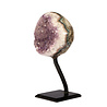 Amethist cluster op standaard 8,3 x 8 x 6,3 cm | 694 gram Amethist cluster op standaard 8,3 x 8 x 6,3 cm | 694 gram