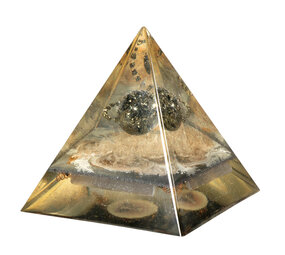 Orgonite piramide pyriet 14 x 12,5 x 12,5 cm | 856 gram Orgonite piramide pyriet 14 x 12,5 x 12,5 cm | 856 gram