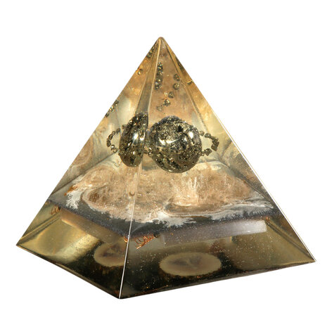 Orgonite piramide pyriet 14 x 12,5 x 12,5 cm | 856 gram Orgonite piramide pyriet 14 x 12,5 x 12,5 cm | 856 gram