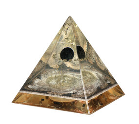 Orgonite piramide shungiet en pyriet 12 x 11 x 11 cm | 498 gram Orgonite piramide shungiet en pyriet 12 x 11 x 11 cm | 498 gram