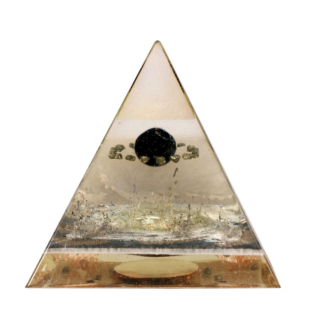 Orgonite piramide shungiet en pyriet 12 x 11 x 11 cm | 498 gram Orgonite piramide shungiet en pyriet 12 x 11 x 11 cm | 498 gram