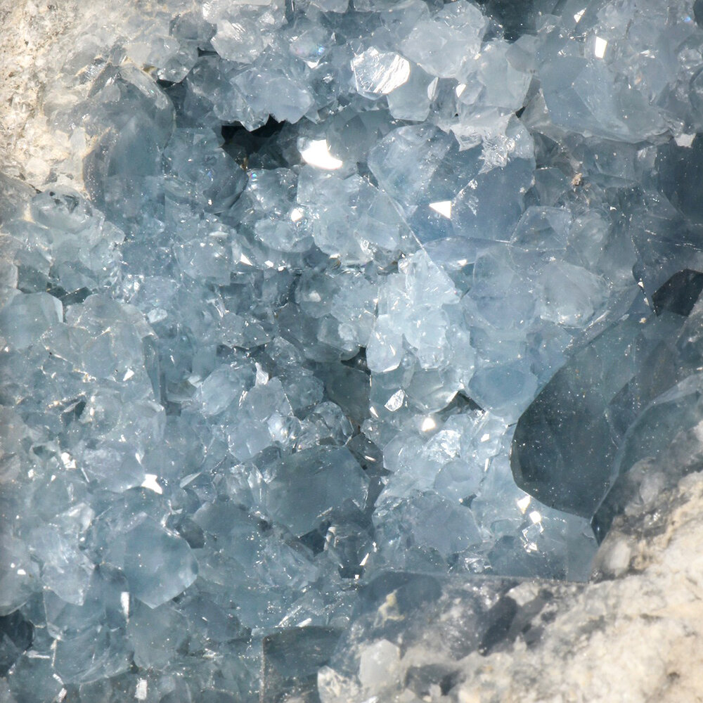 Celestien geode A-kwaliteit 18,1 x 20,6 x 21,7 cm | 8,71 kg Celestien geode A-kwaliteit 18,1 x 20,6 x 21,7 cm | 8,71 kg