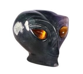 Fluoriet (paars) met tijgeroog ogen alien schedel 9 x 7,3 x 7,1 cm | 586 gram Fluoriet (paars) met tijgeroog ogen alien schedel 9 x 7,3 x 7,1 cm | 586 gram