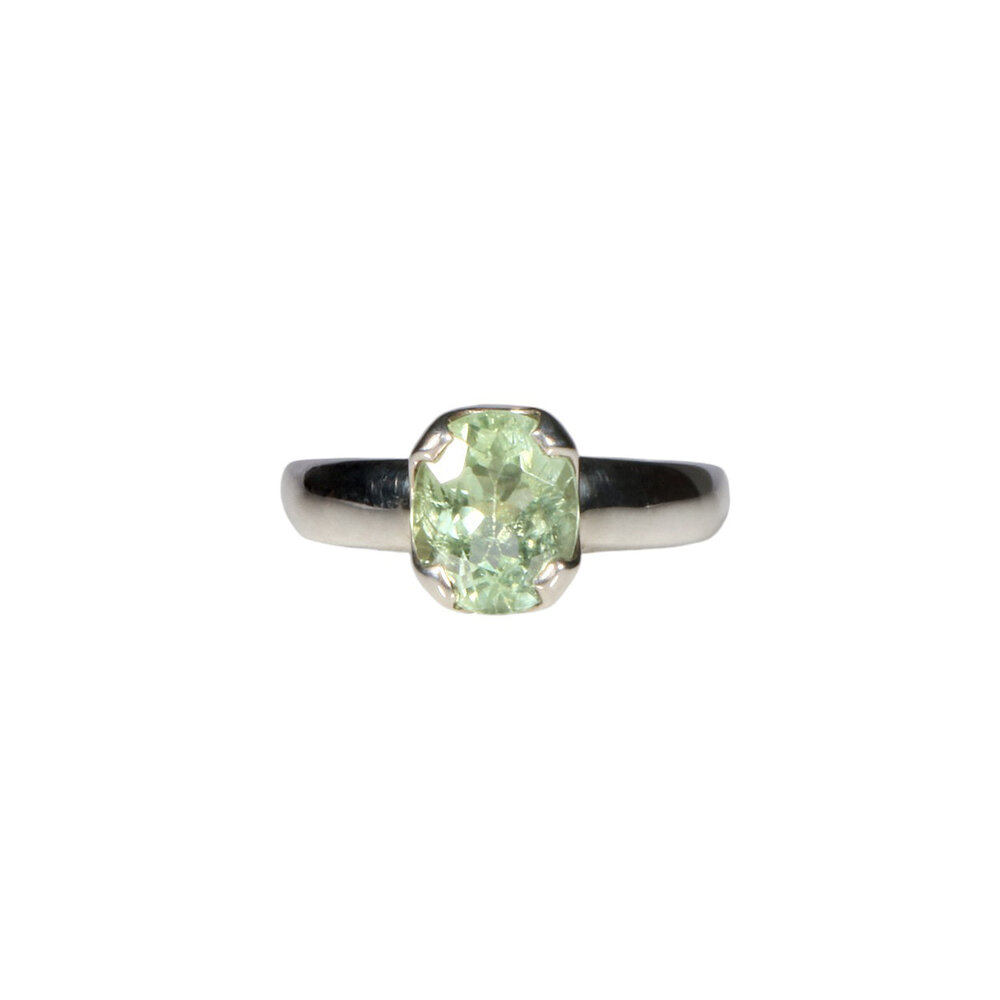 Zilveren ring toermalijn (groen) maat 17 | ovaal (gezet) facet 0,9 x 0,7 cm Zilveren ring toermalijn (groen) maat 17 | ovaal (gezet) facet 0,9 x 0,7 cm