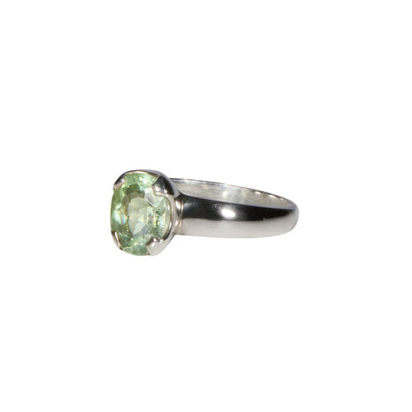 Zilveren ring toermalijn (groen) maat 17 | ovaal (gezet) facet 0,9 x 0,7 cm Zilveren ring toermalijn (groen) maat 17 | ovaal (gezet) facet 0,9 x 0,7 cm
