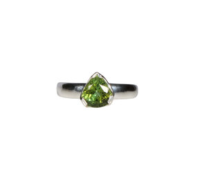 Zilveren ring toermalijn (groen) maat 16 | druppel facet gezet 0,7 x 0,6 cm Zilveren ring toermalijn (groen) maat 16 | druppel facet gezet 0,7 x 0,6 cm