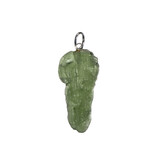 Moldaviet hanger ruw met zilveren oogje 3,1 x 1,5 cm | 2,9 gram Moldaviet hanger ruw met zilveren oogje 3,1 x 1,5 cm | 2,9 gram