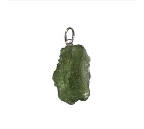 Moldaviet hanger ruw met zilveren oogje 2,4 x 1,5 cm | 2,8 gram Moldaviet hanger ruw met zilveren oogje 2,4 x 1,5 cm | 2,8 gram