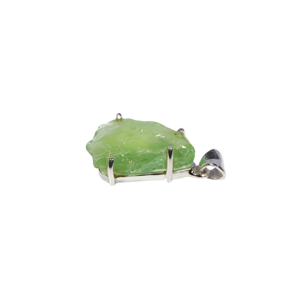 Zilveren hanger toermalijn (groen) ruw | freeform gezet 2,1 x 1,4 cm Zilveren hanger toermalijn (groen) ruw | freeform gezet 2,1 x 1,4 cm
