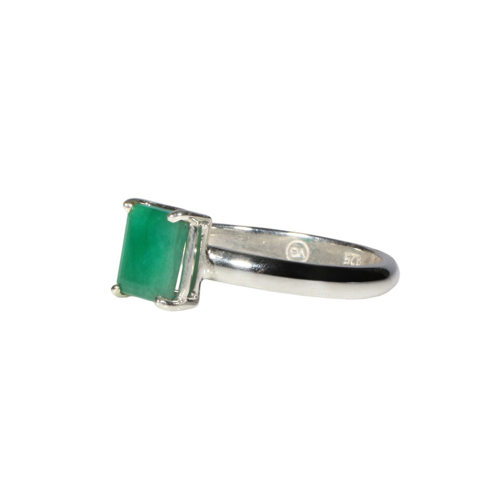 Zilveren ring smaragd 19 maat | rechthoek gezet 0,8 x 0,6 cm Zilveren ring smaragd 19 maat | rechthoek gezet 0,8 x 0,6 cm