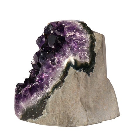 Amethist A-kwaliteit cluster 7,5 x 7,4 x 7,2 cm | 583 gram Amethist A-kwaliteit cluster 7,5 x 7,4 x 7,2 cm | 583 gram