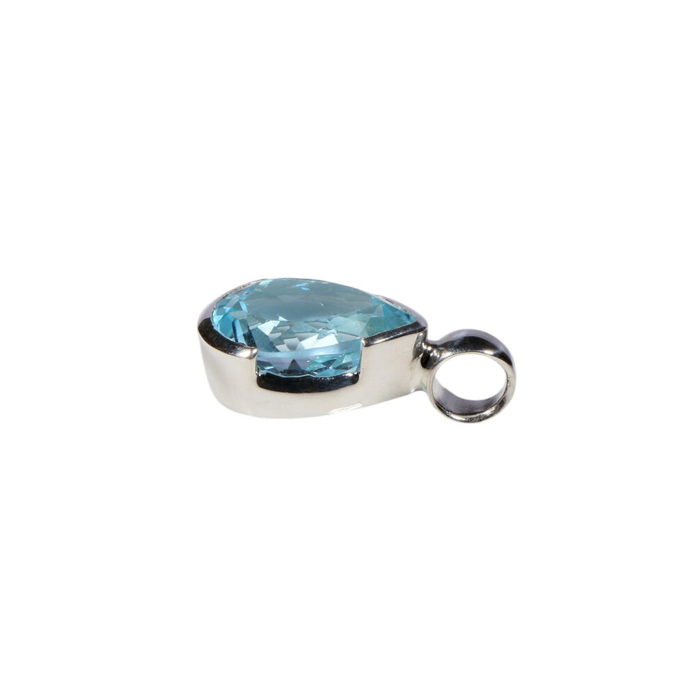 Zilveren hanger topaas (blauw) | druppel facet gezet 1,6 x 1,2 cm Zilveren hanger topaas (blauw) | druppel facet gezet 1,6 x 1,2 cm