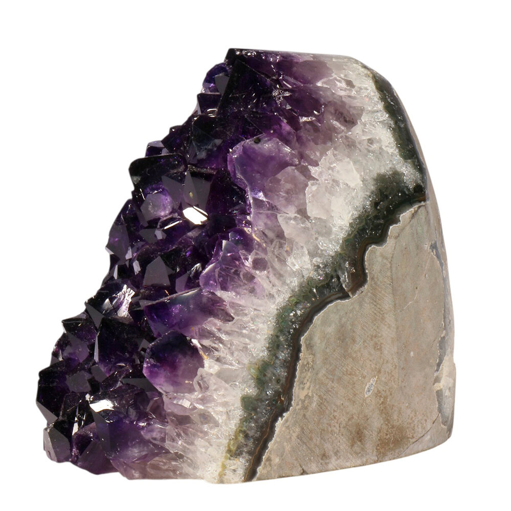 Amethist A-kwaliteit cluster 10,7 x 8,1 x 11,5 cm | 1360 gram Amethist A-kwaliteit cluster 10,7 x 8,1 x 11,5 cm | 1360 gram