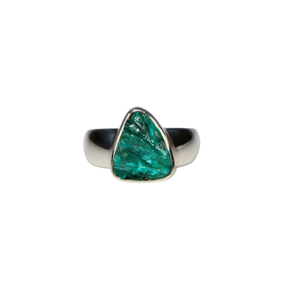 Zilveren ring dioptaas ruw maat 18 | driehoek 1,1 x 1,1 cm Zilveren ring dioptaas ruw maat 18 | driehoek 1,1 x 1,1 cm