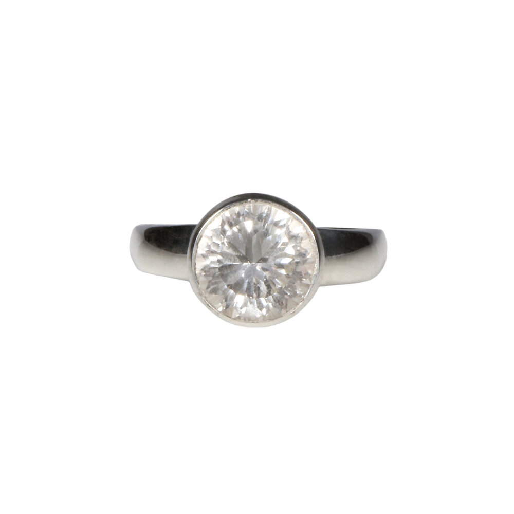 Zilveren ring bergkristal maat 18 1/2 | rond facet 0,9 cm Zilveren ring bergkristal maat 18 1/2 | rond facet 0,9 cm