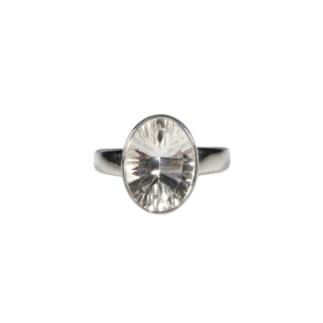 Zilveren ring bergkristal maat 18 | ovaal facet 1,3 x 1 cm Zilveren ring bergkristal maat 18 | ovaal facet 1,3 x 1 cm