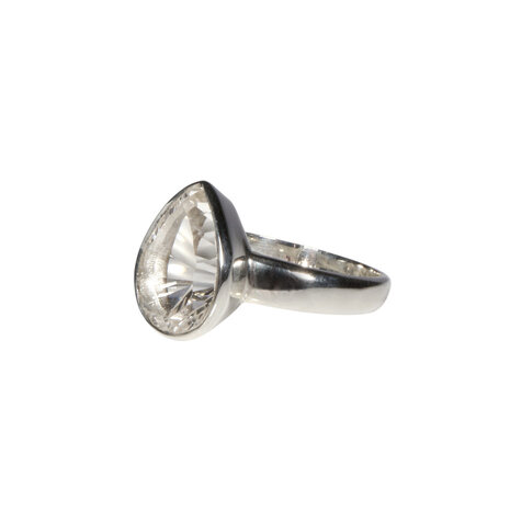 Zilveren ring bergkristal maat 18 | druppel facet 1,4 x 0,9 cm Zilveren ring bergkristal maat 18 | druppel facet 1,4 x 0,9 cm