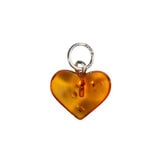 Barnsteen (cognac) hanger hart met zilveren oogje Barnsteen (cognac) hanger hart met zilveren oogje