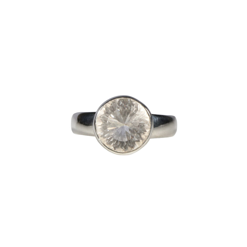 Zilveren ring bergkristal maat 17 1/2 | rond facet 0,9 cm Zilveren ring bergkristal maat 17 1/2 | rond facet 0,9 cm