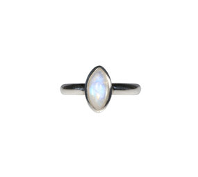 Zilveren ring maansteen (regenboog) maat 19 | markies 1,1 x 0,5 cm Zilveren ring maansteen (regenboog) maat 19 | markies 1,1 x 0,5 cm