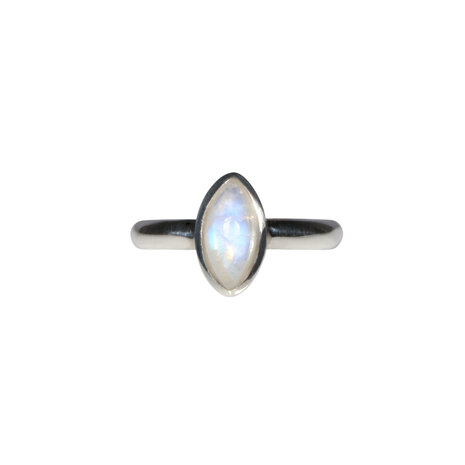 Zilveren ring maansteen (regenboog) maat 19 | markies 1,1 x 0,5 cm Zilveren ring maansteen (regenboog) maat 19 | markies 1,1 x 0,5 cm