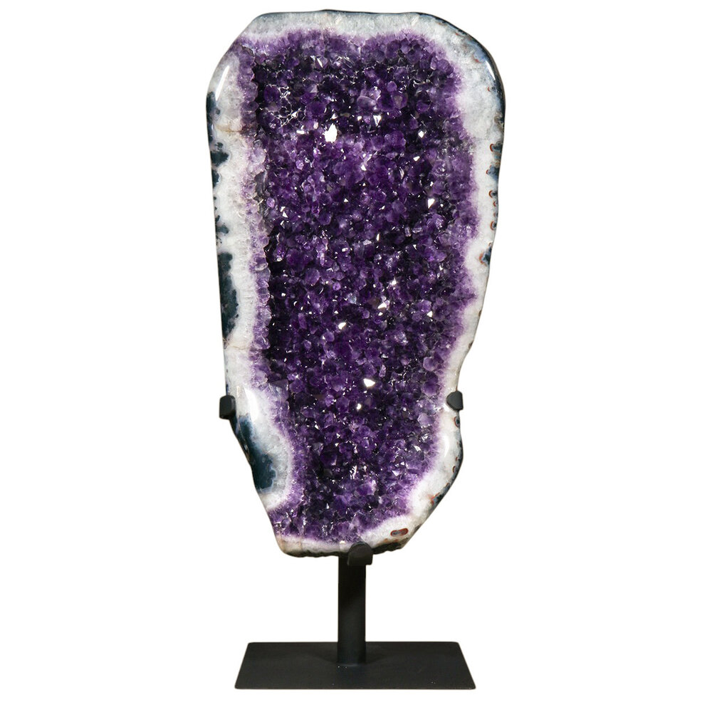 Amethist A-kwaliteit geode op standaard 67 x 36,5 x 10,5 cm | 37,9 kg