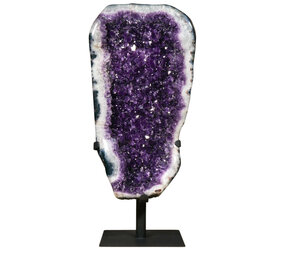Amethist A-kwaliteit geode op standaard 67 x 36,5 x 10,5 cm | 37,9 kg