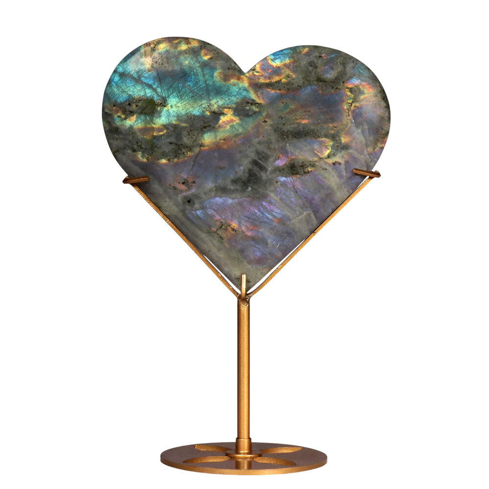 Labradoriet (paars) hart op goudkleurige standaard 12,5 x 13,5 x 1,7 cm | 518 gram Labradoriet (paars) hart op goudkleurige standaard 12,5 x 13,5 x 1,7 cm | 518 gram