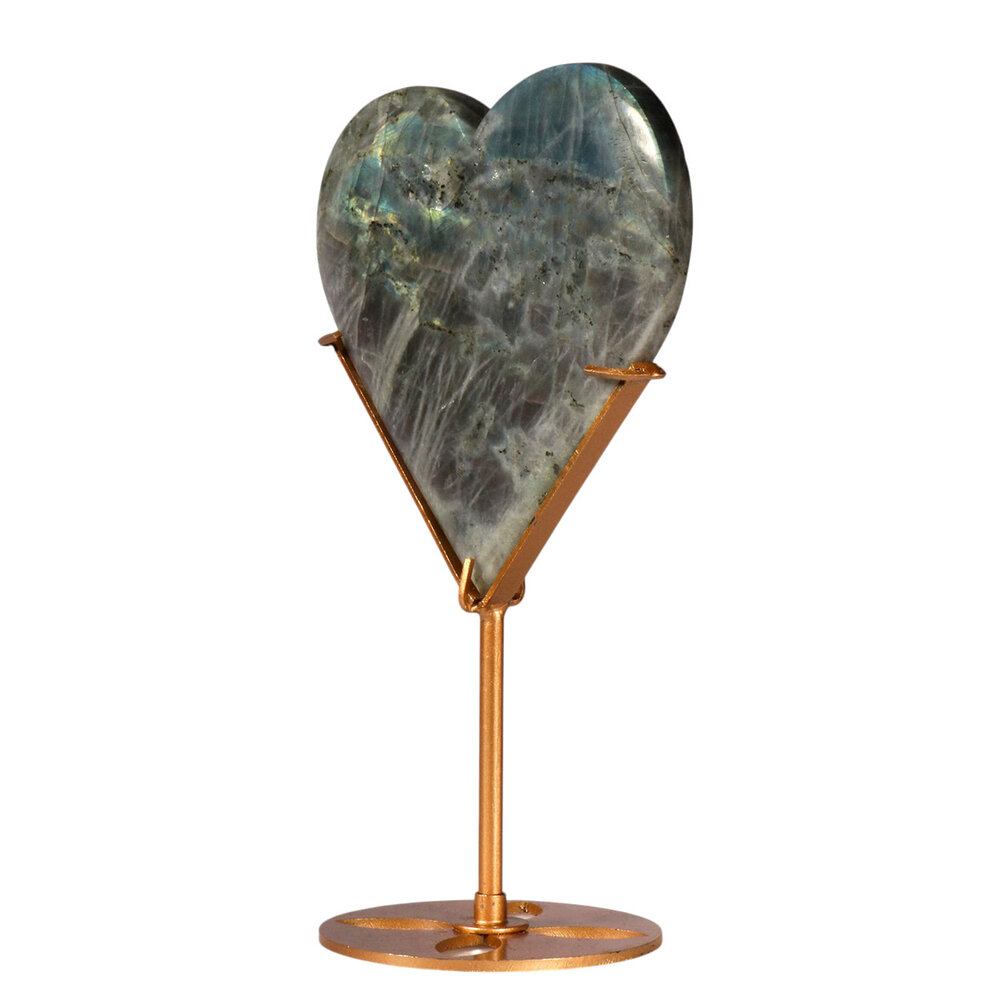 Labradoriet (paars) hart op goudkleurige standaard 12,5 x 13,5 x 1,7 cm | 518 gram Labradoriet (paars) hart op goudkleurige standaard 12,5 x 13,5 x 1,7 cm | 518 gram