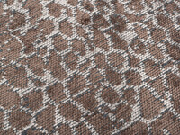 Snake 18 - Velours Teppich in Taupe/Braun