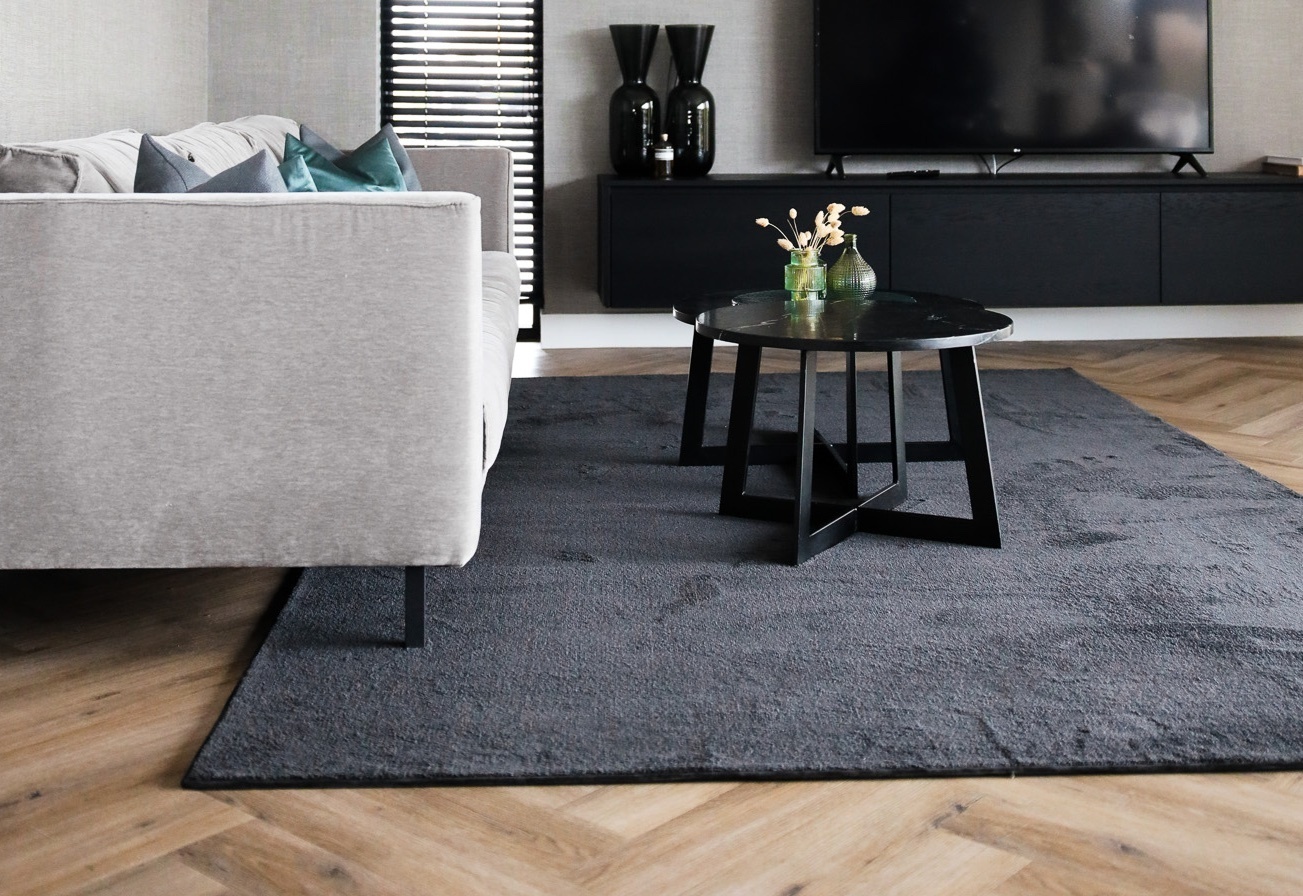 Frisco 25 - Hochflor Teppiche in Carbon Black