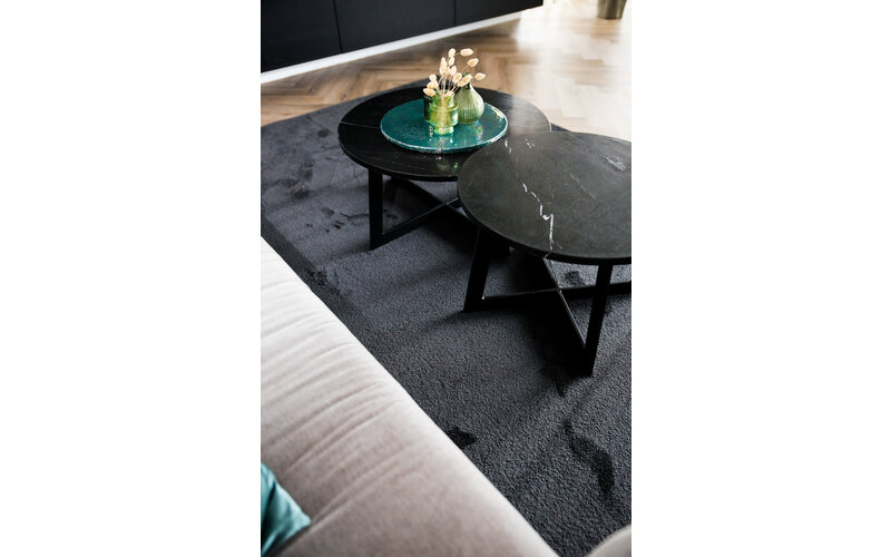 Weicher Einfarbiger Teppich in Carbon Black - Frisco 25