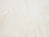 Teppich in organischer Form in Soft White - Lunar 11