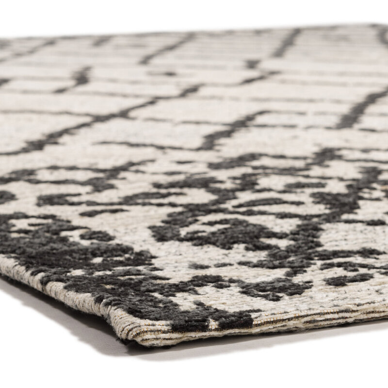 Tova 21 - Niederflorteppich mit asymmetrischem Muster