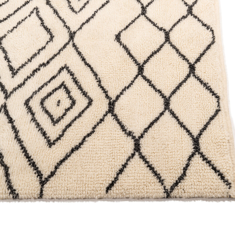 Reva 12 - Luxuriöser hochfloriger Wollteppich in Beige mit symmetrischem Muster