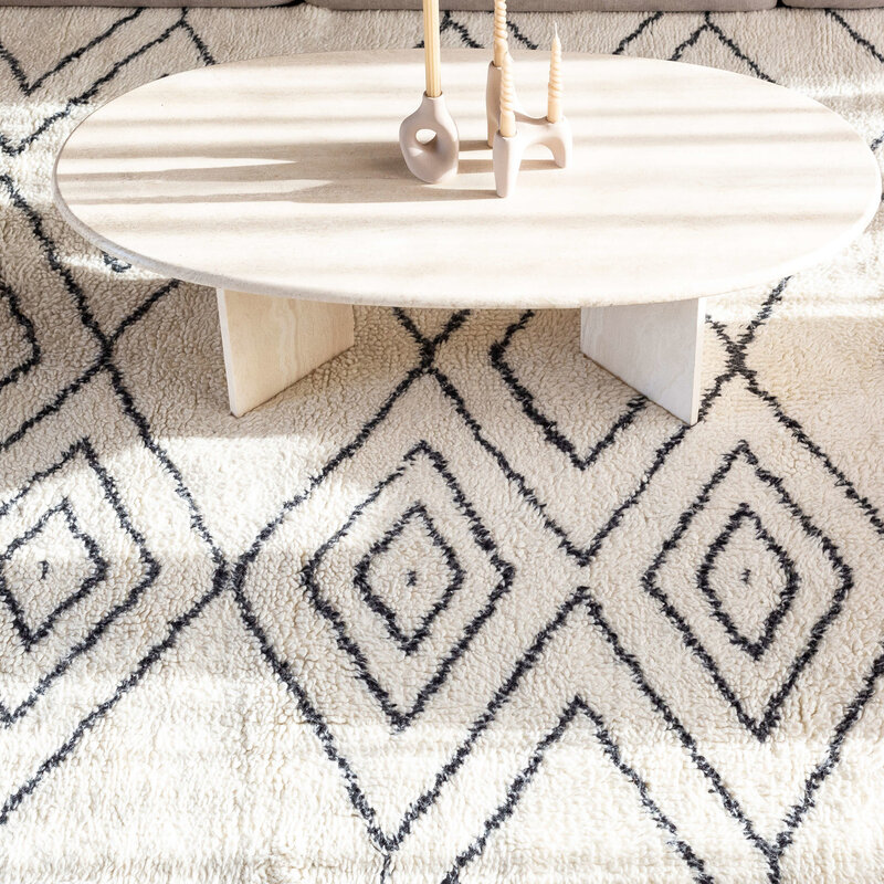 Reva 12 - Luxuriöser hochfloriger Wollteppich in Beige mit symmetrischem Muster