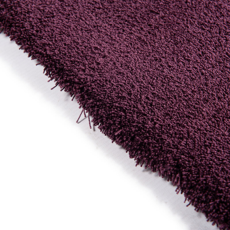 Velvet Touch 48 - Berry Noir in organischer Form