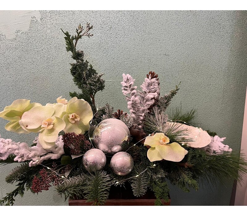 Kerststuk Sneeuw Zilveren Kerstballen