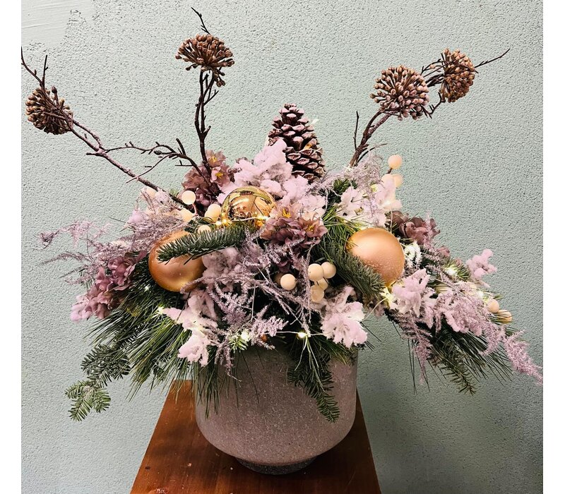 Goud/Sneeuw Kerstarrangement