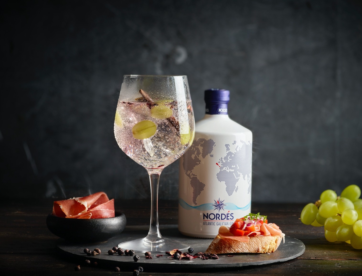 Cocktail Nordés + Bruschetta met serranoham