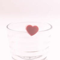 Set mit 6 Glasmarkern aus Silikon mit mehrfarbigem Herz
