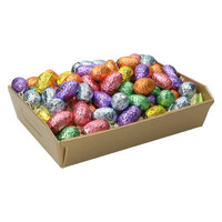 Basket with praline eggs 1 kg