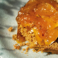 Fine apricot jam with wild thyme 323 g