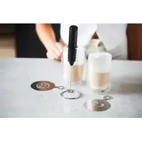 Latte-Set bestehend aus 2 doppelwandigen Gläsern (350 ml) mit Milchaufschäumer und Schablone