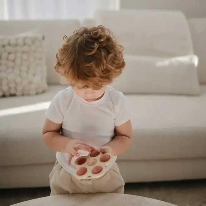 Mushie Sensorische Pop-it Bloem - Blush