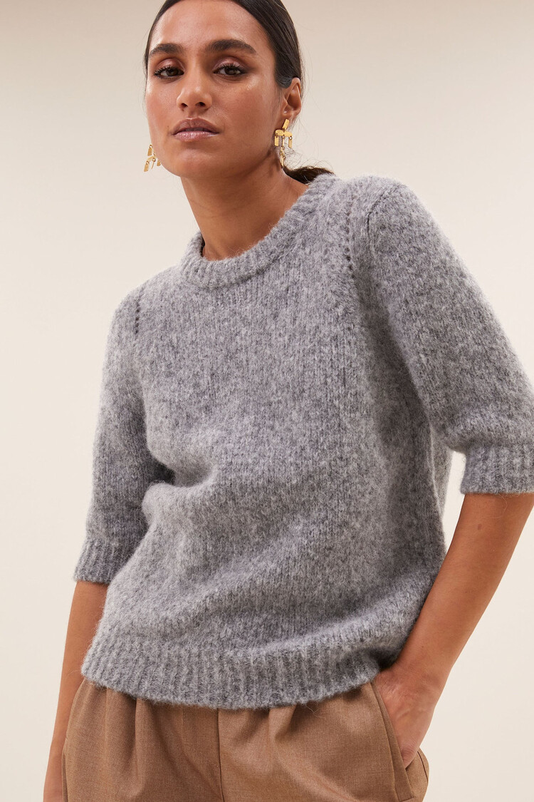 Lova Bulky Knit