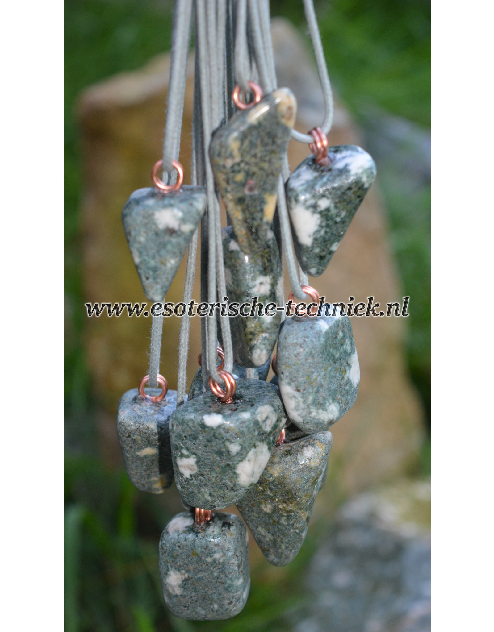 Orgone Orgonite hanger Preseli Bluestone / Stonehenge steen
