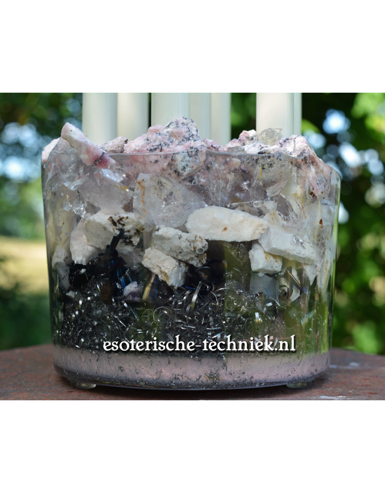 Orgone Chembuster met Bariet, Arkansas kristal, Petaliet en Shungite