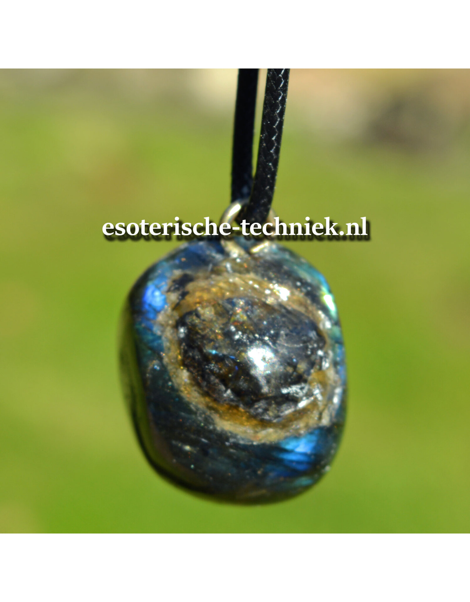 Orgone orgonite hanger Labradoriet, persoonlijke bescherming tegen ongewenste invloeden van buitenaf.